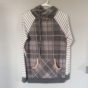 7th Ray Gray Plaid and Striped Long Sleeve Hoodie Size Medium